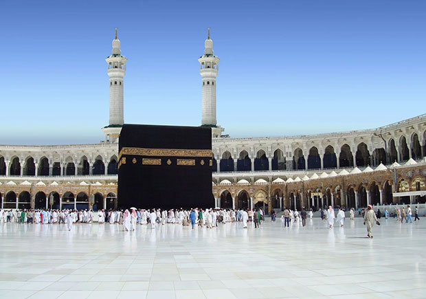 10 Nights 3 Star Umrah Package from Chicago